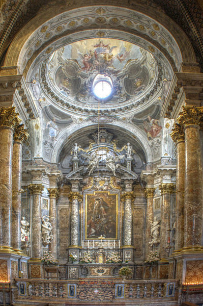 The chapel of Madonna delle Grazie inside the Cattedrale di San Lorenzo. Lugano, Switzerland) - Wiki Images.