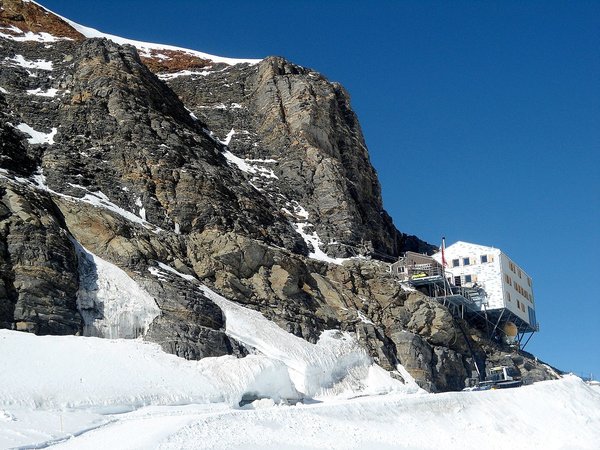 The Mönchsjoch Hut