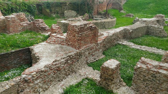 stone, ancient, old, architecture, historic, wall, building, roman, ruin, travel, outdoors, landscape, nobody, monument, construction, path, site, view, antique, heritage