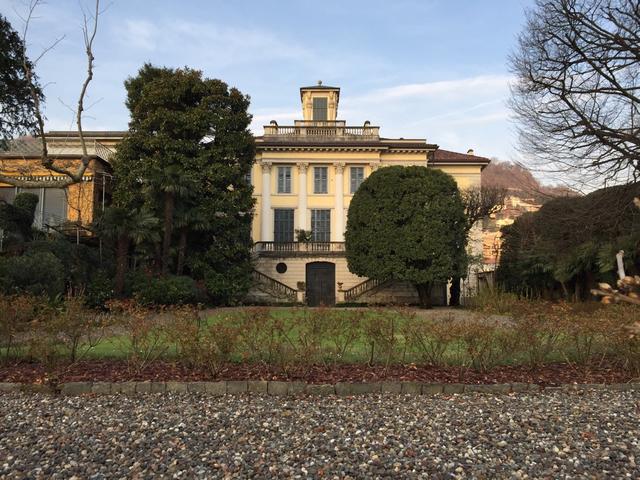 Romantic walk in Como by the promenade