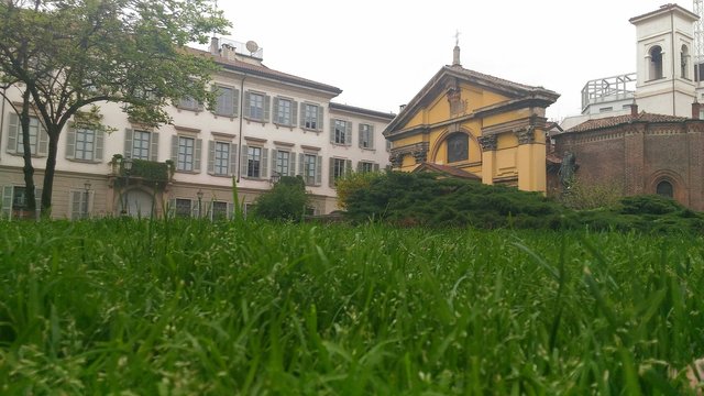 architecture, house, building, exterior, mansion, residential, villa, nobody, dwelling, window, outdoors, tree, garden, estate, travel, landscape, home, summer, real, residence