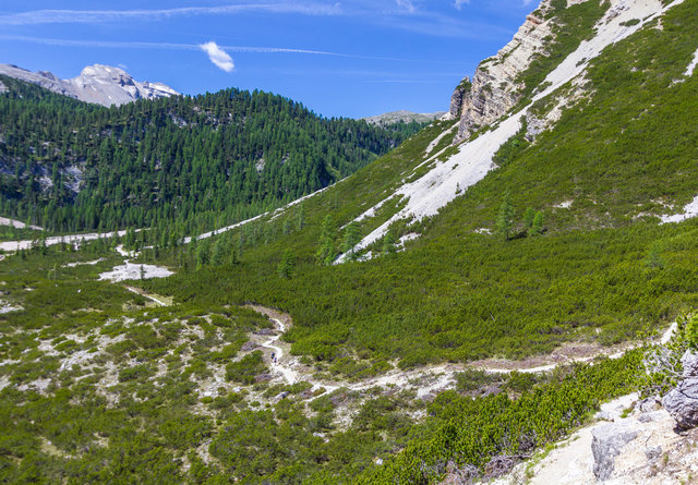 Summer, Surroundings, Spring, Golf Course, Snow & Ski Sports, View, Autumn, Sports & Activities, Terrace, Winter, Daytime, Bicycling, Boat, Entrance, Kids Area, Garden, Building, Beach, Water Sports, Stairs