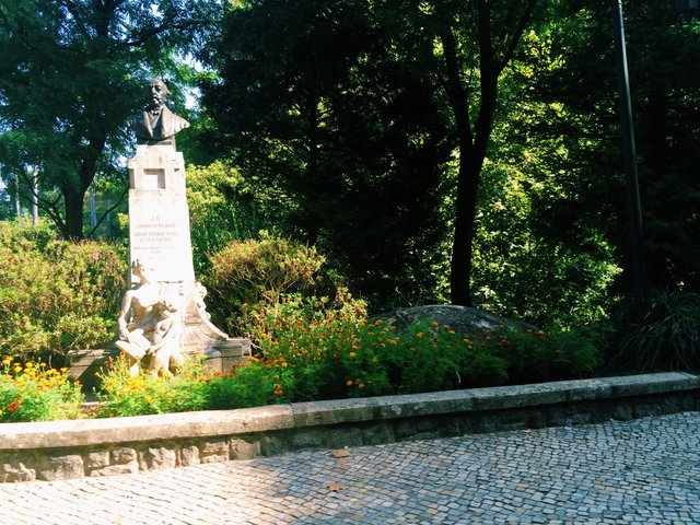 Garden, Fountain, Surroundings, Entrance, Terrace, Wedding, Kids Area, Communal Areas, Sports & Activities, Summer, View, Boat, Golf Course, Wellness & Spa, Autumn, Outdoor Pool, Restaurant, Stairs, Building, Daytime