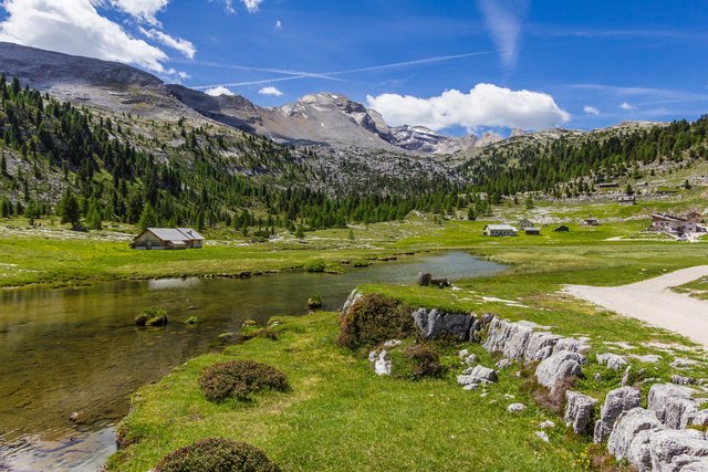 Summer, Spring, Golf Course, Surroundings, Garden, Autumn, View, Winter, Yoga, Kids Area, Sports & Activities, Animals, Terrace, Wedding, Snow & Ski Sports, Boat, Daytime, Fireplace, Communal Areas, Sauna