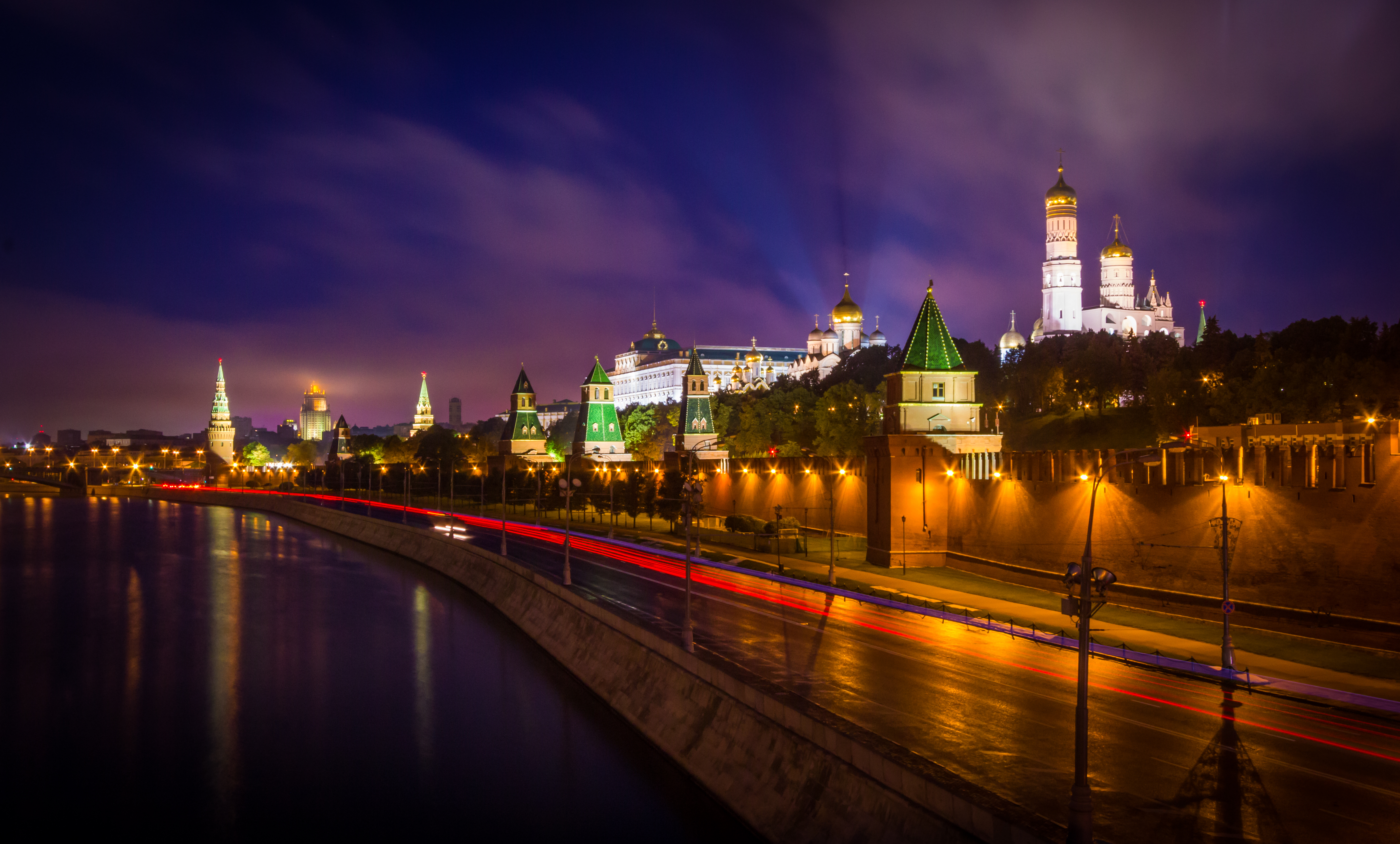 Москве разрешение. Московский Кремль ночью. Вид на Кремль ночью. Кремль закат. Москва ночью летом.