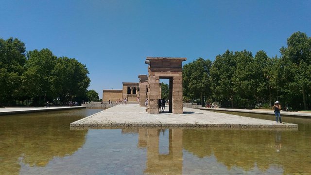Entrance, Surroundings, Building, Garden, Fountain, Terrace, Outdoor Pool, Sports & Activities, Golf Course, Restaurant, Kids Area, Summer, Wellness & Spa, Water Park, View, Beach, Details, Boat, Daytime, Stairs
