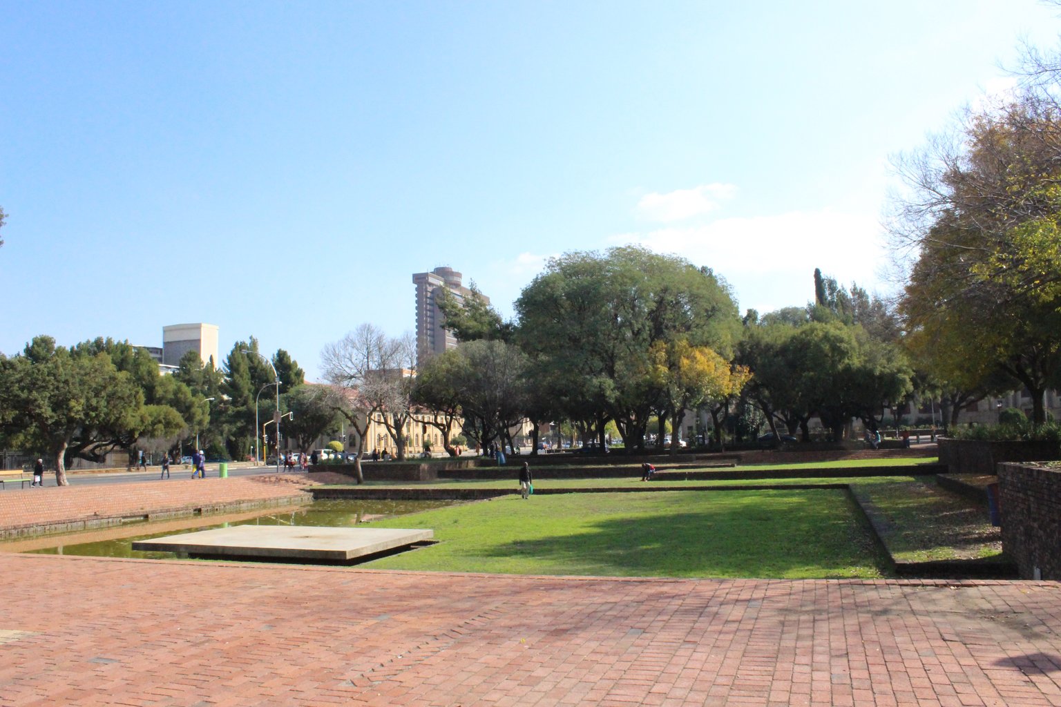 Discover Bloemfontein: City Hall, Hertzogt Square and Surrounding Parks